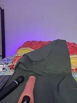 aurora divine online show from 04-18-26, 07:07