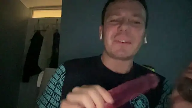 Snapshot of GotItGoin chatting on 09-28-25, 12:17 GotItGoin online show from 09-28-25, 12:17