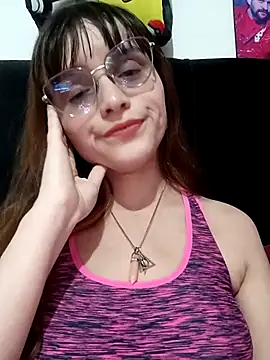 Snapshot of Lucyy-hess chatting on 01-13-25, 04:18 Lucyy-hess online show from 01-13-25, 04:18