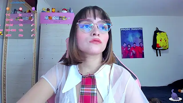 Snapshot of Lucyy-hess chatting on 09-19-25, 08:13 Lucyy-hess online show from 09-19-25, 08:13