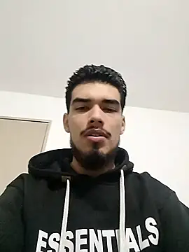 Snapshot of hummerevv chatting on 10-28-25, 11:31 hummerevv online show from 10-28-25, 11:31