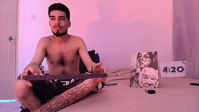 Snapshot of hummerevv chatting on 10-13-25, 07:37 hummerevv online show from 10-13-25, 07:37