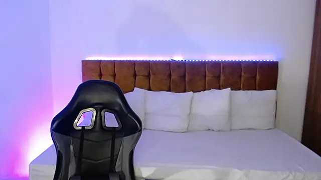 alexiaaross online show from 09-24-25, 04:08