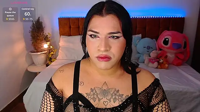 Snapshot of alexiaaross chatting on 02-18-26, 05:05 alexiaaross online show from 02-18-26, 05:05