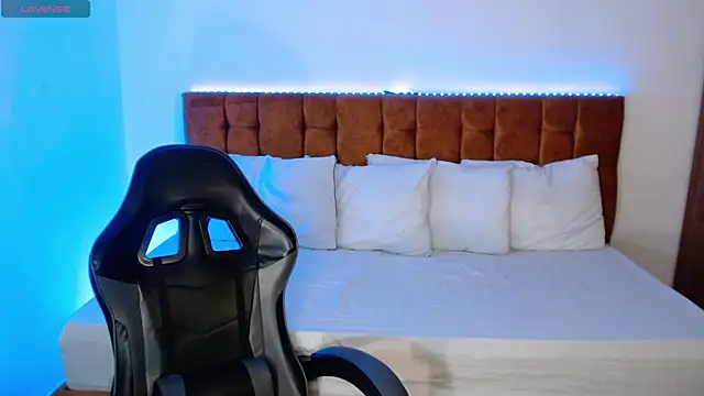 alexiaaross online show from 10-19-25, 06:16