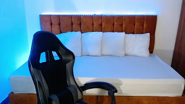 alexiaaross online show from 10-01-25, 06:18