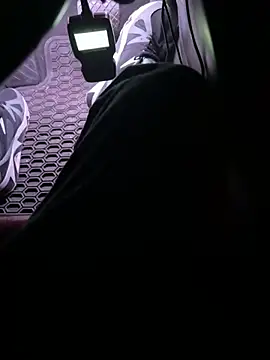 Snapshot of bigbeast19393 chatting on 01-12-26, 10:14 bigbeast19393 online show from 01-12-26, 10:14