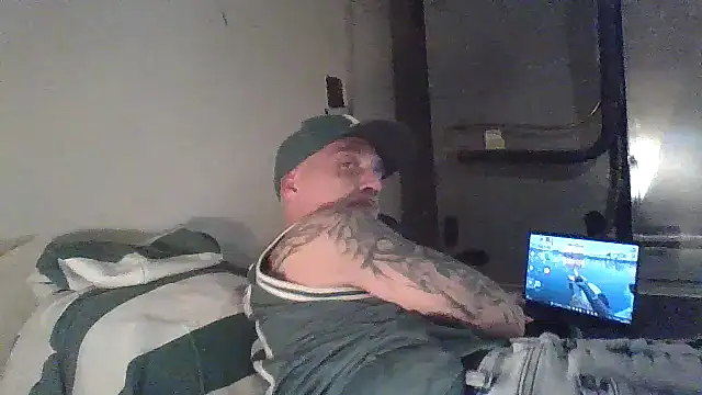 CandiedPompano online show from 10-22-25, 01:27