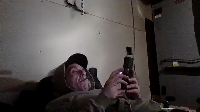 CandiedPompano online show from 10-31-25, 05:53