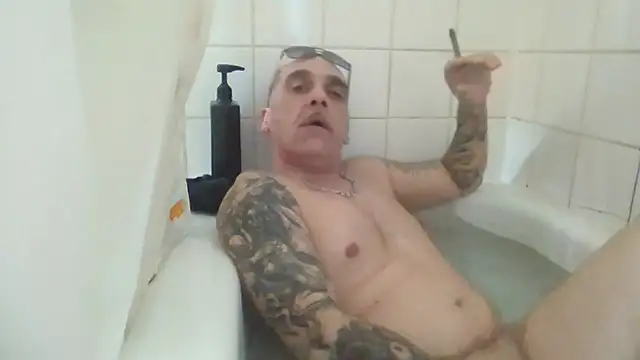 CandiedPompano online show from 10-11-25, 03:18