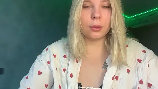 Thalia  Star online show from 12-17-25, 08:19