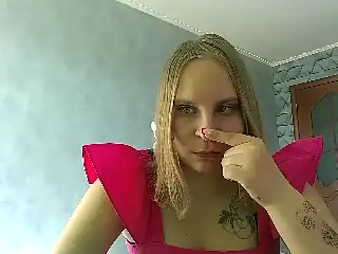 Snapshot of Thalia__Star chatting on 03-15-25, 10:57 Thalia Star online show from 03-15-25, 10:57