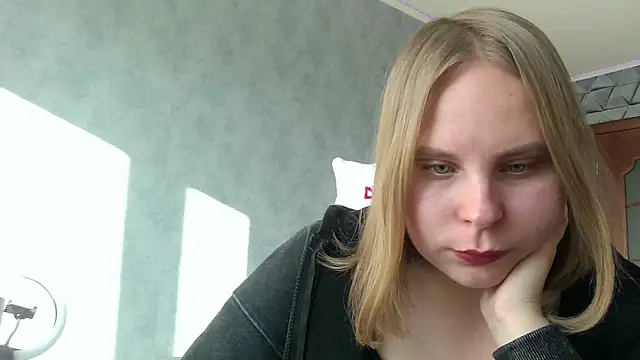 Snapshot of Thalia__Star chatting on 02-08-25, 11:22 Thalia Star online show from 02-08-25, 11:22