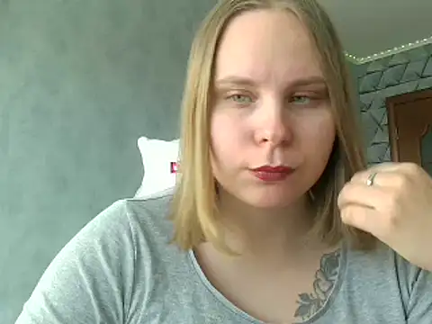 Snapshot of Thalia__Star chatting on 02-20-25, 10:16 Thalia Star online show from 02-20-25, 10:16