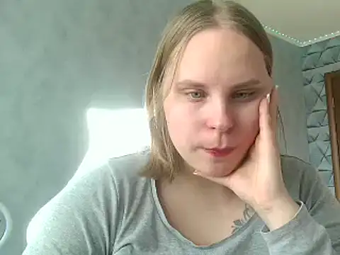 Snapshot of Thalia__Star chatting on 02-20-25, 01:19 Thalia Star online show from 02-20-25, 01:19