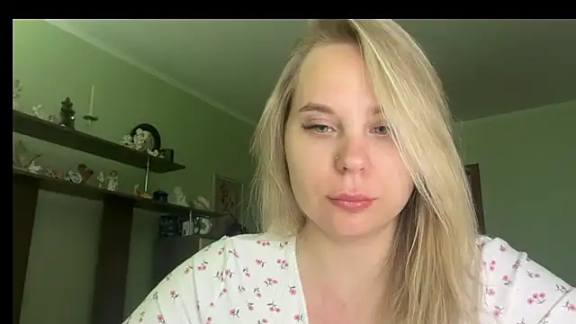 Snapshot of Thalia__Star chatting on 05-24-26, 08:58 Thalia Star online show from 05-24-26, 08:58