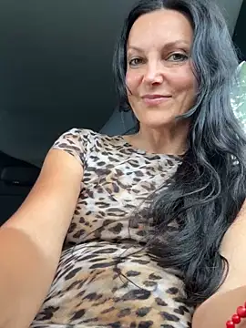 Snapshot of -OLYA- chatting on 09-17-25, 12:40 -OLYA- online show from 09-17-25, 12:40