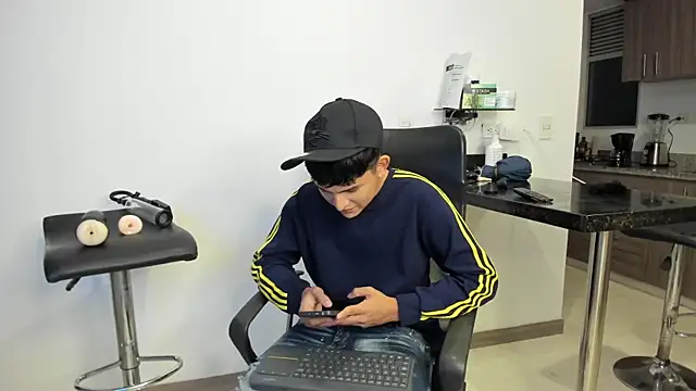 Lyam ap online show from 01-17-25, 08:02