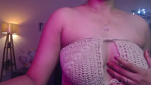 Zonayesha online show from 10-28-25, 08:02