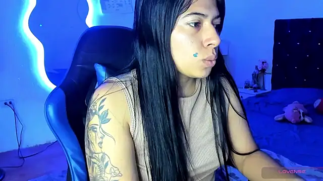 Caro kitty- online show from 12-17-25, 02:33