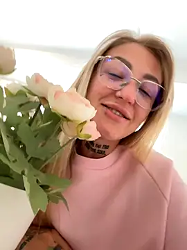 MazeSin online show from 09-18-25, 05:21