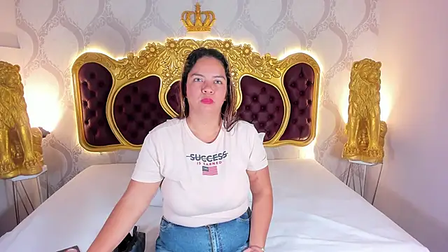 KendralHolson online show from 12-04-25, 04:22