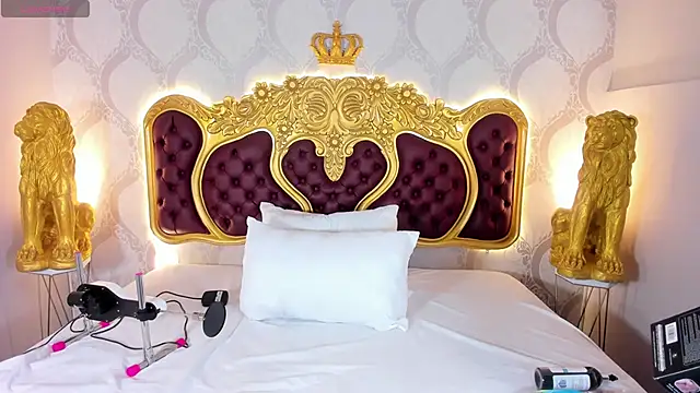 KendralHolson online show from 10-24-25, 04:33