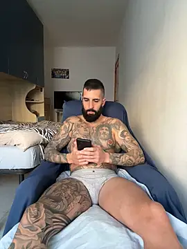 Snapshot of Gioeltoro89 chatting on 10-19-25, 03:26 Gioeltoro89 online show from 10-19-25, 03:26