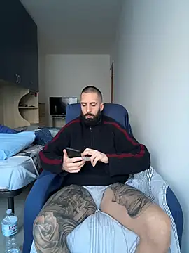 Snapshot of Gioeltoro89 chatting on 02-12-26, 04:07 Gioeltoro89 online show from 02-12-26, 04:07