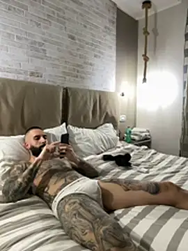 Snapshot of Gioeltoro89 chatting on 02-06-26, 05:20 Gioeltoro89 online show from 02-06-26, 05:20