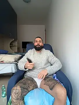 Snapshot of Gioeltoro89 chatting on 02-15-26, 03:55 Gioeltoro89 online show from 02-15-26, 03:55