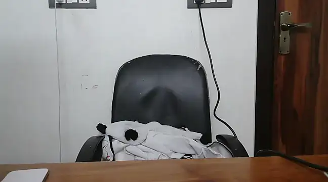 Snapshot of ELSA_NATHALY chatting on 12-17-24, 06:42 ELSA NATHALY online show from 12-17-24, 06:42