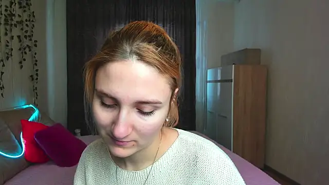 Snapshot of Miss_Elsa_ chatting on 02-18-25, 03:21 Miss Elsa online show from 02-18-25, 03:21