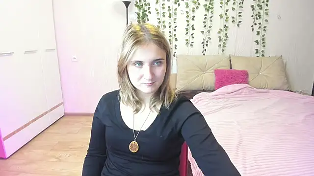 Snapshot of Miss_Elsa_ chatting on 10-02-25, 01:14 Miss Elsa online show from 10-02-25, 01:14