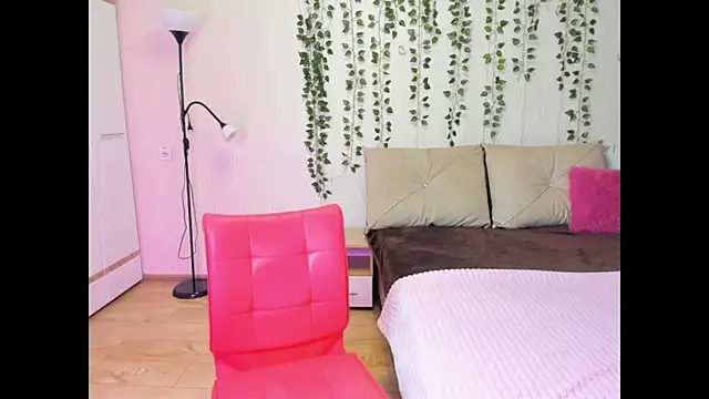 Snapshot of Miss_Elsa_ chatting on 10-06-25, 12:28 Miss Elsa online show from 10-06-25, 12:28