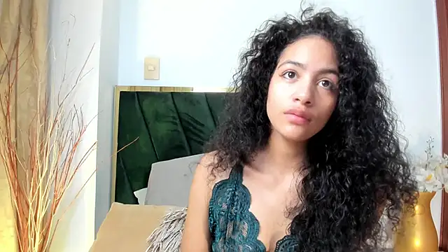 Snapshot of AntonellaHall_ chatting on 09-28-25, 02:24 AntonellaHall online show from 09-28-25, 02:24