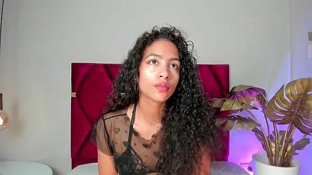 Snapshot of AntonellaHall_ chatting on 09-30-25, 12:11 AntonellaHall online show from 09-30-25, 12:11