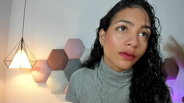 Snapshot of AntonellaHall_ chatting on 02-20-25, 11:53 AntonellaHall online show from 02-20-25, 11:53