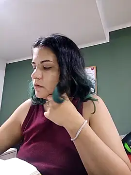 Snapshot of gigiqueen_18 chatting on 03-19-26, 02:39 gigiqueen 18 online show from 03-19-26, 02:39