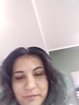 Snapshot of gigiqueen_18 chatting on 03-18-26, 02:30 gigiqueen 18 online show from 03-18-26, 02:30