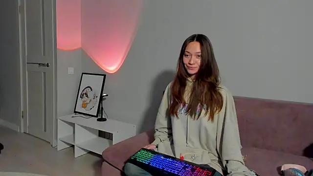 Snapshot of EllaSky_xoxo chatting on 01-18-25, 02:03 EllaSky xoxo online show from 01-18-25, 02:03