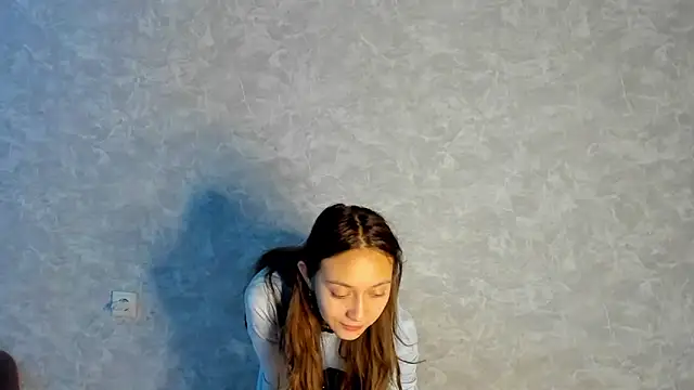 Snapshot of EllaSky_xoxo chatting on 10-09-25, 04:18 EllaSky xoxo online show from 10-09-25, 04:18