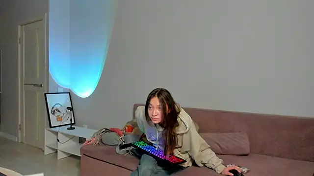Snapshot of EllaSky_xoxo chatting on 02-05-25, 03:45 EllaSky xoxo online show from 02-05-25, 03:45