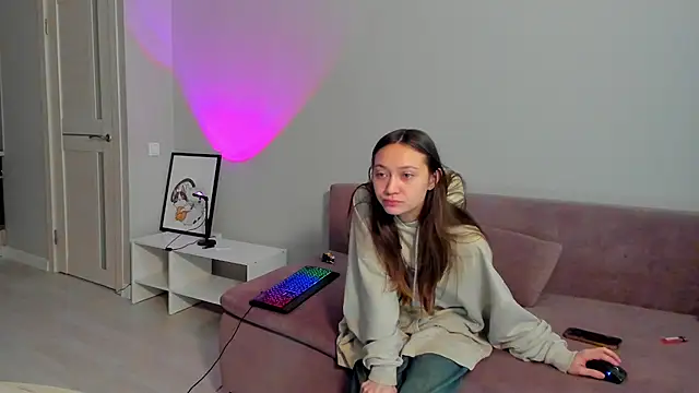 Snapshot of EllaSky_xoxo chatting on 01-28-25, 06:38 EllaSky xoxo online show from 01-28-25, 06:38