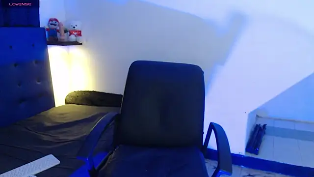 Snapshot of Camila_TransGirl chatting on 02-15-25, 04:25 Camila TransGirl online show from 02-15-25, 04:25