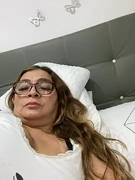 Snapshot of AntonellaAlondra4 chatting on 03-02-25, 12:03 AntonellaAlondra4 online show from 03-02-25, 12:03