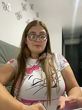 Snapshot of AntonellaAlondra4 chatting on 03-14-25, 04:43 AntonellaAlondra4 online show from 03-14-25, 04:43