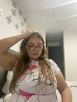 Snapshot of AntonellaAlondra4 chatting on 03-08-25, 04:56 AntonellaAlondra4 online show from 03-08-25, 04:56