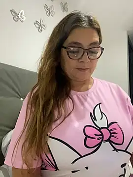 Snapshot of AntonellaAlondra4 chatting on 02-14-25, 03:54 AntonellaAlondra4 online show from 02-14-25, 03:54