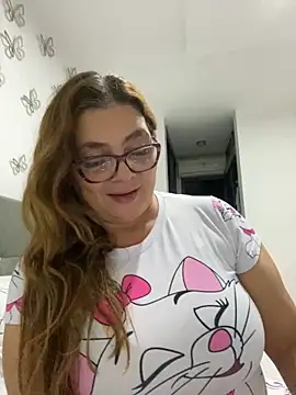 Snapshot of AntonellaAlondra4 chatting on 02-25-25, 04:24 AntonellaAlondra4 online show from 02-25-25, 04:24